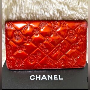 Chanel Wallet Quilted pattern leather CC camelia gorgeous! Boxless